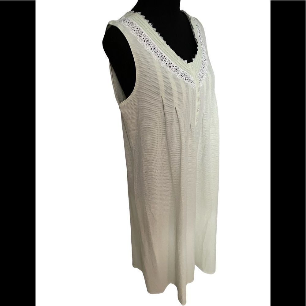EARTH Angels light green nightgown with flower button front size Small - Picture 5 of 6